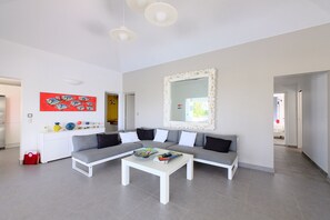 Interior - Villa Pescale in Saint-François - Pool, Jacuzzi & Exceptional Sea View (Saint-François)