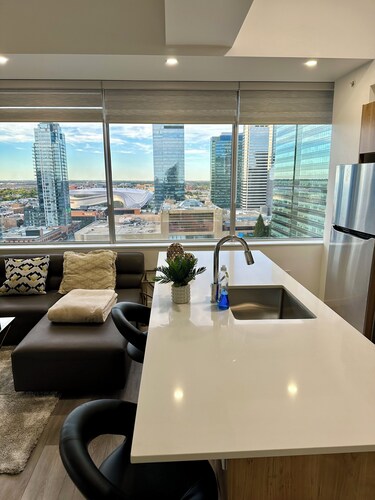 City Centre, Luxurious, 2mins from Rogers