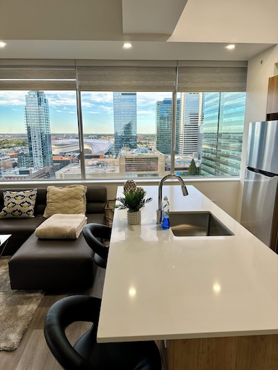 City Centre, Luxurious, 2mins from Rogers
