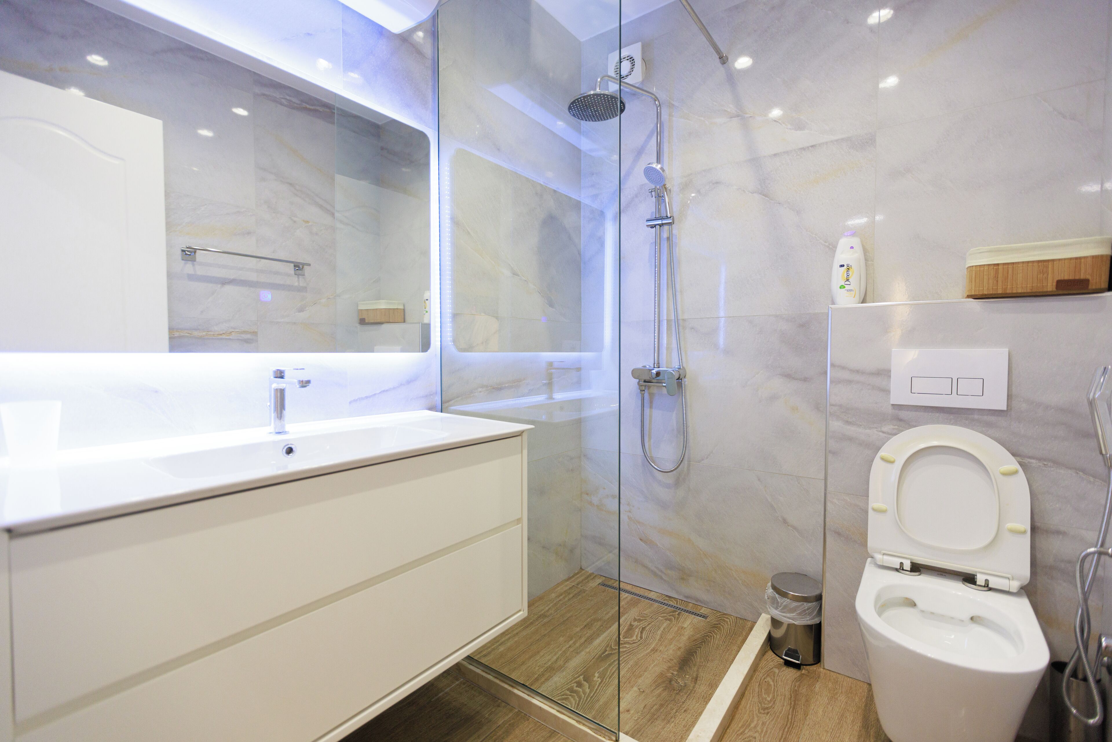 Signature Studio, Balcony, City View | Bathroom | Shower, hair dryer, slippers, towels
