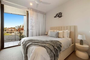 2 bedrooms, iron/ironing board, WiFi, bed sheets - Byron Waves on Jonson (Byron)