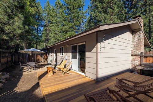 Awesome 2-bedroom cottage in welcoming Incline Village