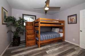 WiFi, bed sheets