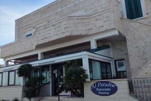 Exterior - Grace's Dream (Bari)