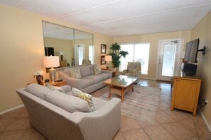 Living area - Two Bedroom Two Bath Beachfront Condo (South Padre Island)