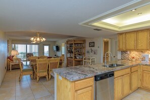 Interior - Three Bedroom Two Bath Beachfront Condo (South Padre Island)