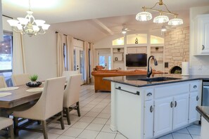 Dining - Private 10 Acre Ranch w/Wildlife, Scenic Views! (Marble Falls)