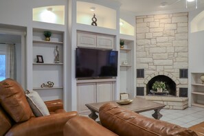 TV - Private 10 Acre Ranch w/Wildlife, Scenic Views! (Marble Falls)