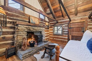 3 bedrooms, iron/ironing board, travel crib, WiFi