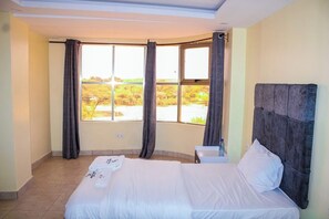 Standard Double Room | Free WiFi, bed sheets - Desert Sky Hotel (Isiolo)