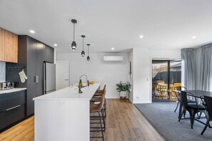 Dining - Modern Queenstown Stay Near Ski Fields (Queenstown)