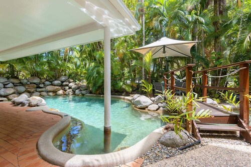 Deluxe Ground Floor 1 Bedroom @ Coral Apartments