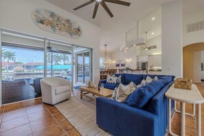 Room - Moondance Villa (Cape Coral)