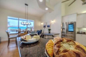 Room - Moondance Villa (Cape Coral)