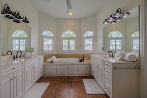 Room - Moondance Villa (Cape Coral)