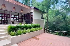 الإطلالة من المنشأة