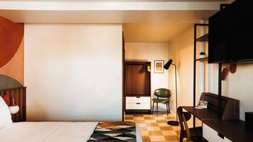 Desk, WiFi, bed sheets, wheelchair access