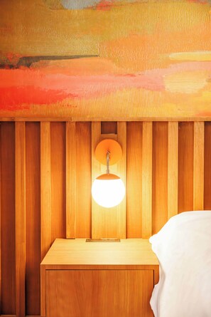 Escritorio, wifi, ropa de cama y acceso para silla de ruedas