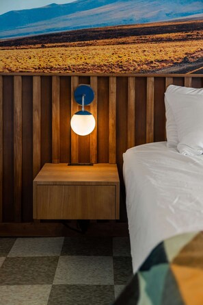 Escritorio, wifi y ropa de cama