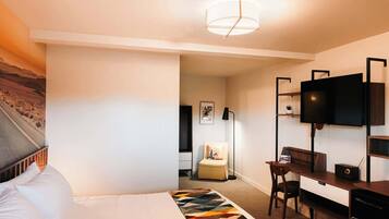 Desk, WiFi, bed sheets