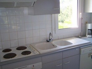 Fridge, microwave, oven, dishwasher - House Le Piganda 195 (MOLIETS ET MAA)