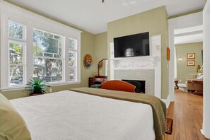 Desk, iron/ironing board, WiFi