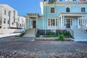 Exterior - Newly Renovated Victorian APT, Steps from Forsyth Park (Savannah)