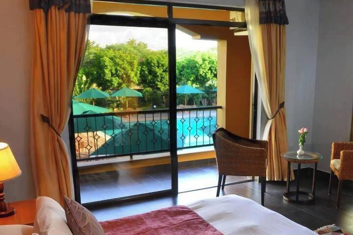 Deluxe Double Room | Free WiFi, bed sheets