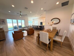 Dining - EASTPORT Retreat:  AMAZING 3br/2ba w/Golf Cart Included in The Villages Florida (Sumterville)