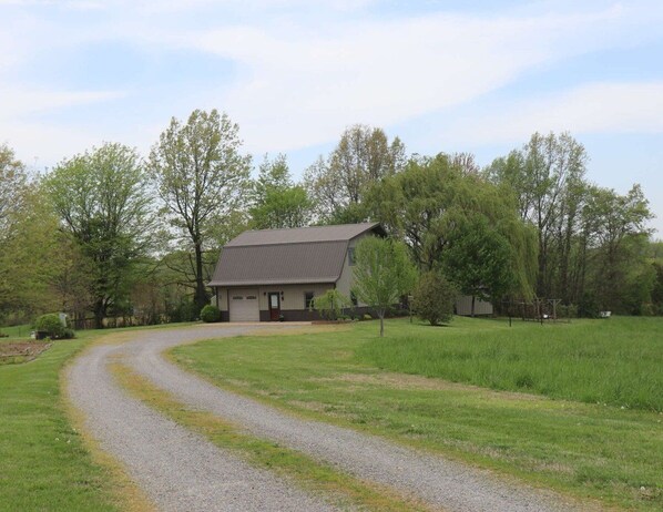 المنشأة من الخارج