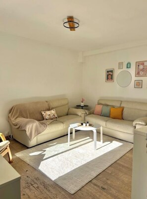 Living area - Charming house with terrace near Paris (Viry-Châtillon)