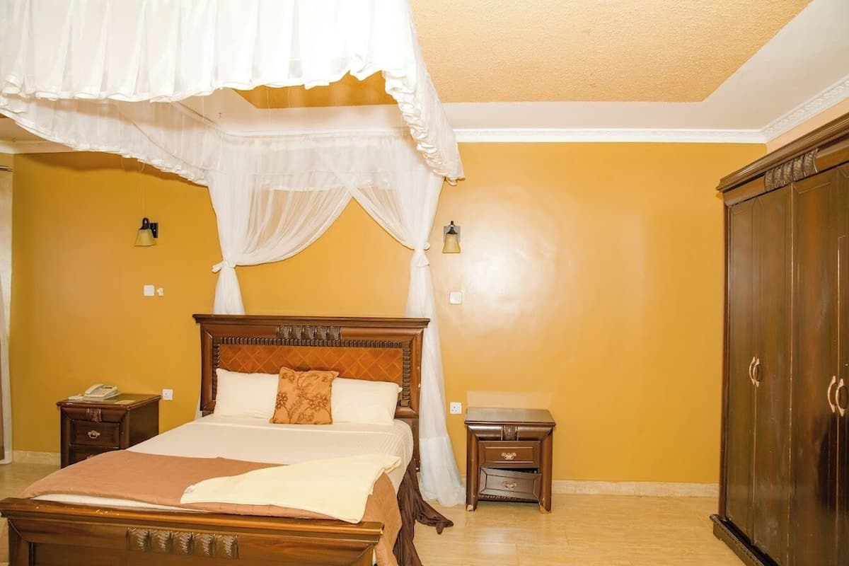 Standard Single Room | Free WiFi, bed sheets