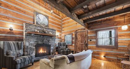 Goldilocks: Cozy Cabin w/ Fireplace & Pond Views