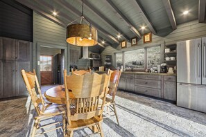 Fridge, microwave, oven, stovetop - Goldilocks: Cozy Cabin w/ Fireplace & Pond Views (Canton)
