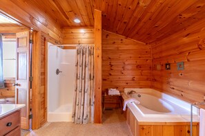Shower, towels - About Time - Year Round Mtn Views | Game Room | Hot Tub | Near Boone & Blowing Rock (Vilas)