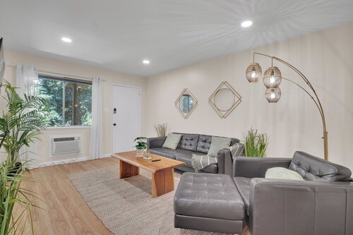 2bed Apartment just 3 blocks from Downtown Martinez and Jobs