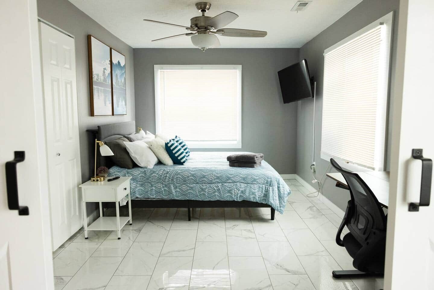 Fer et planche à repasser, Wi-Fi, draps fournis