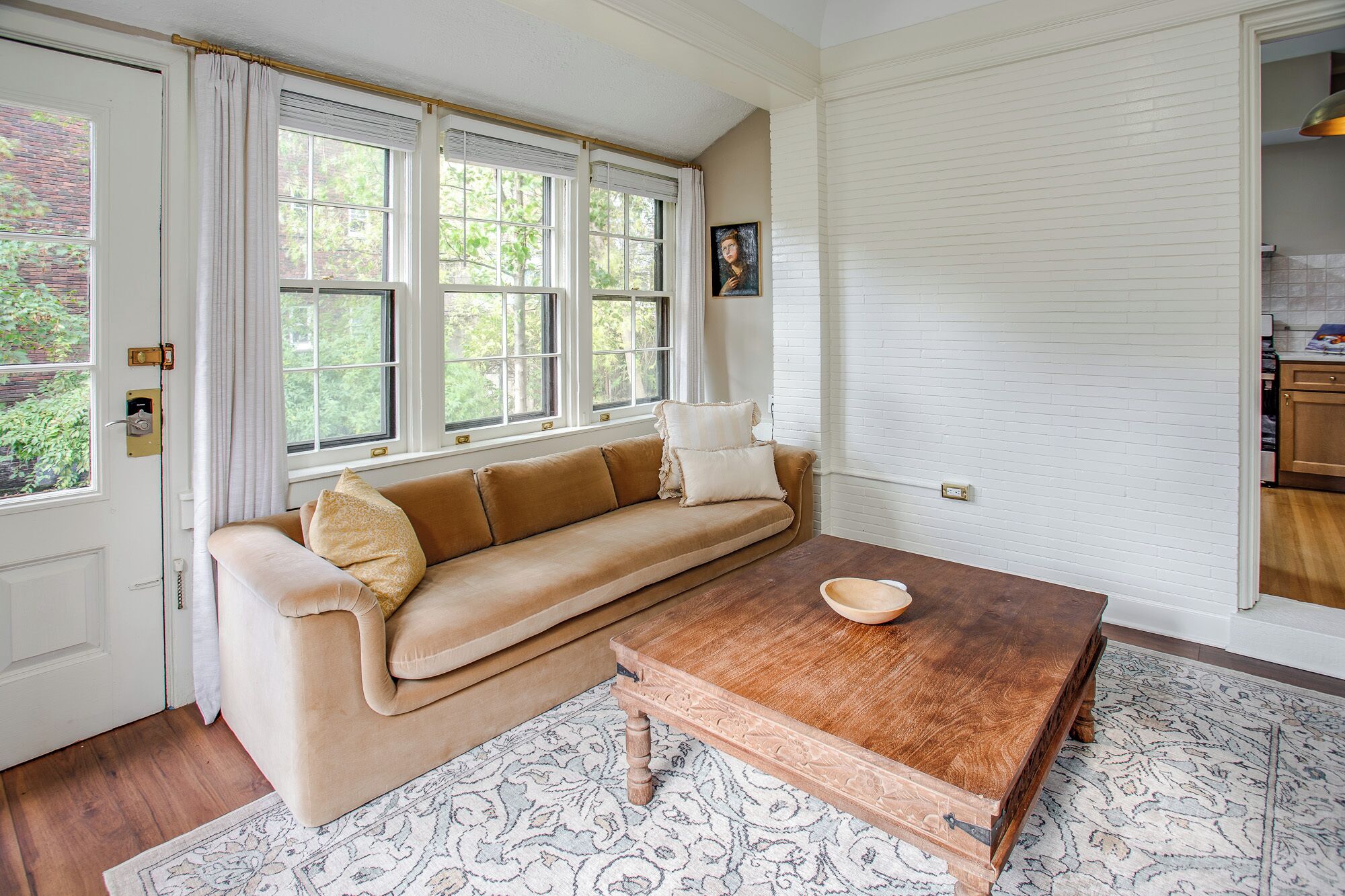 Private Suite With King Bed, Steps From Park Ave And East Ave! - Rochester, NY