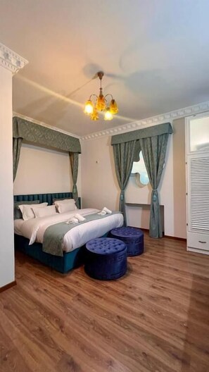 家庭客房, 多張床, 淋浴間扶手, 私人浴室 | 書桌、手提電腦工作空間、遮光窗簾/窗簾、免費 Wi-Fi