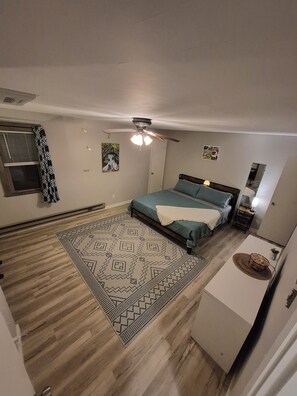 3 bedrooms, desk, travel cot, free WiFi