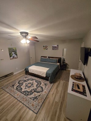 3 bedrooms, desk, travel cot, free WiFi - ​Douglas Basecamp: Quiet 3 bedroom, Wifi, Parking (Douglas)