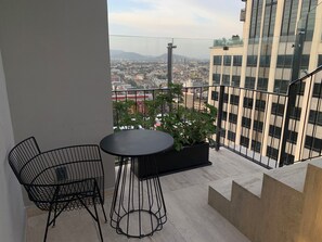 Outdoor dining - Comfortable, well-equipped studio apartment, centrally located with spectacular views and amenities (Ciudad de México)