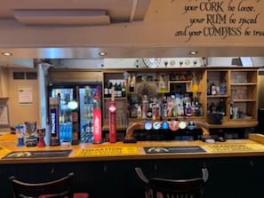 Bar (in der Unterkunft)