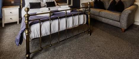 Superior Double King room | Free WiFi, bed sheets