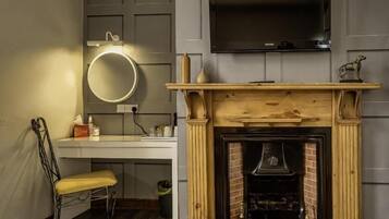 Standard King Room | Free WiFi, bed sheets