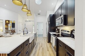 Fridge, microwave, oven, stovetop - Luxury Waterfront Escape with Heated Pool, Hot Tub, & Outdoor Patio! 🌊 (Melbourne)