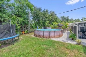 Pool - 3-bedroom house in charming Winter Park with cool AC (Winter Park)