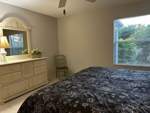 3 bedrooms, iron/ironing board, free WiFi, bed sheets - Beautiful 3-bedroom house with AC in charming The Villages (The Villages)