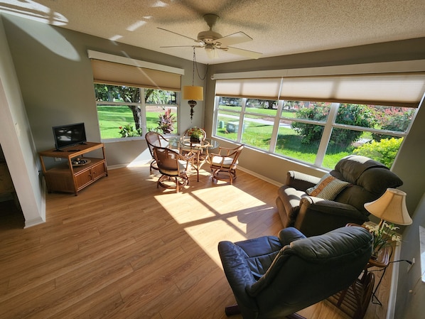 Smart TV, books - Beautiful 3-bedroom house with AC in charming The Villages (The Villages)