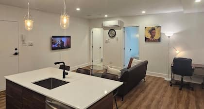 Casablanca Suites â Newly Renovated 2bedroom Apartment â 8mins from YUL Airport.